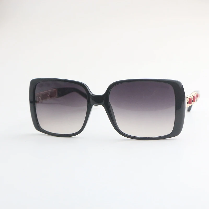 Classic Square Frame Chain Temple Black Gradient Lens 5208Q Fashion Women's Sunglasses
Classic Square Frame Chain Temple Black Gradient Lens 5208Q Fashion Women's Sunglasses