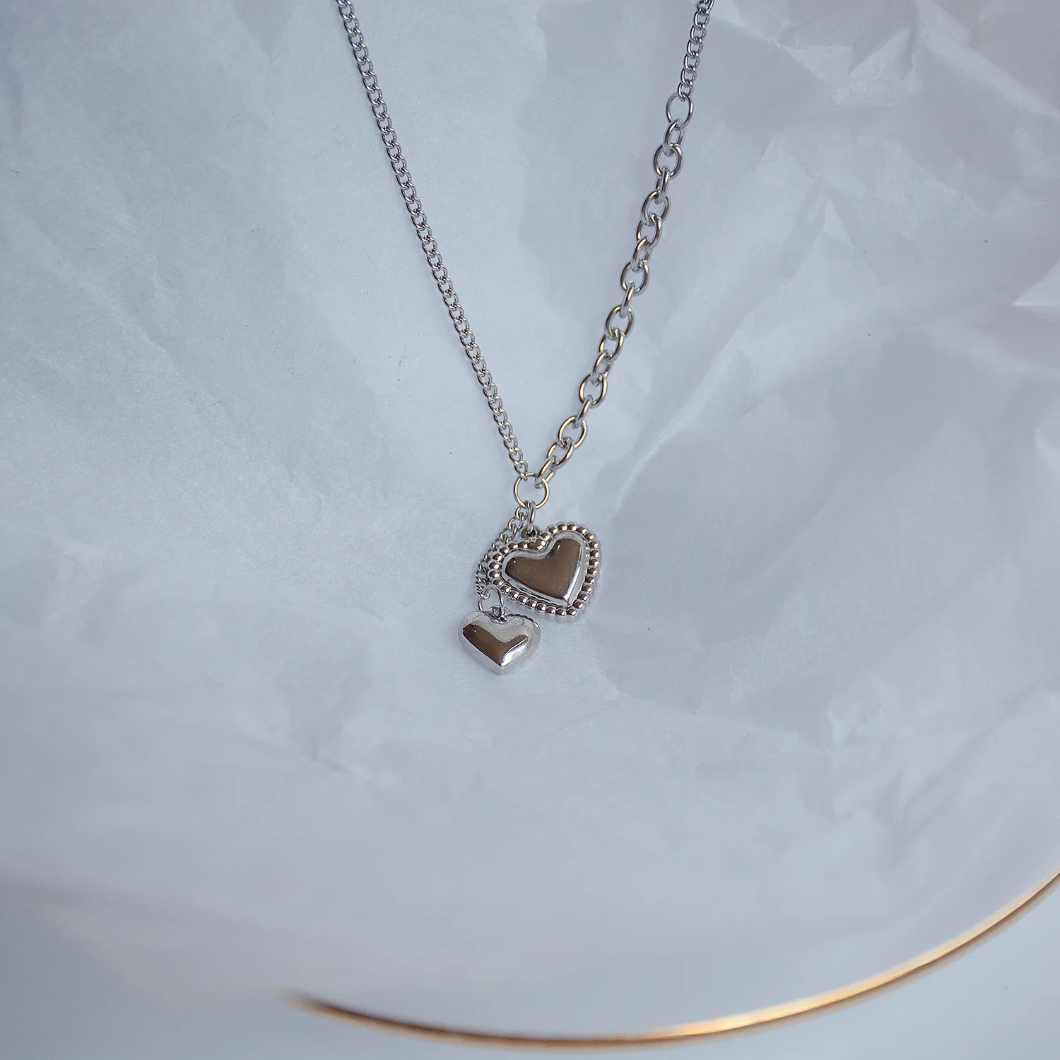 Real Platinum Plated Heart Necklace for Women Clavicle Chain Charm Wedding Pendant Jewelry
Real Platinum Plated Heart Necklace for Women Clavicle Chain Charm Wedding Pendant Jewelry