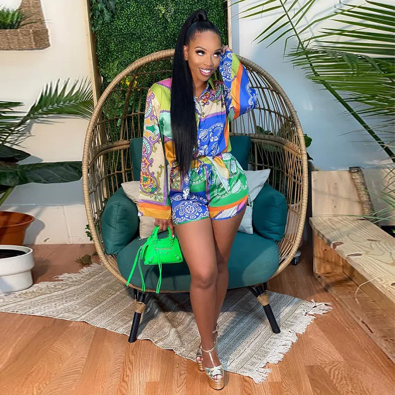 Vintage Women Two Piece Short Sets Bandanna Paisley Print Long Sleeve Blouse and Biker Shorts Street Style Female Club Outfits
Vintage Women Two Piece Short Sets Bandanna Paisley Print Long Sleeve Blouse and Biker Shorts Street Style Female Club Outfits
