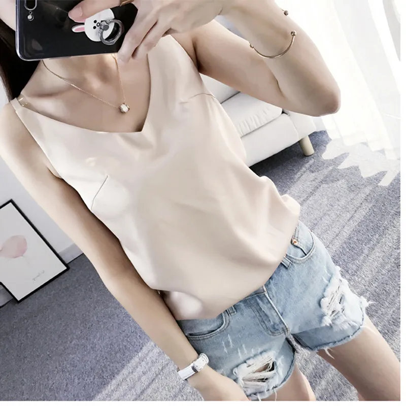 New Summer V-neck Camisole Tank Top Women Sexy Backless Cropped Tops fashion Lady Sleeveless Camis Tops Vest Blusa Shirt 
New Summer V-neck Camisole Tank Top Women Sexy Backless Cropped Tops fashion Lady Sleeveless Camis Tops Vest Blusa Shirt