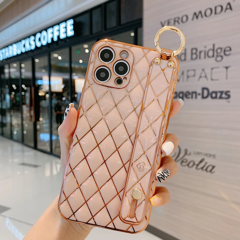 Luxury Diamond Bling Plating Silicone Phone Case For iPhone 12 11 Pro Max SE XSmax XR X 8 7 Plus Ultra-thin Cute Wristband Cover
Luxury Diamond Bling Plating Silicone Phone Case For iPhone 12 11 Pro Max SE XSmax XR X 8 7 Plus Ultra-thin Cute Wristband Cover