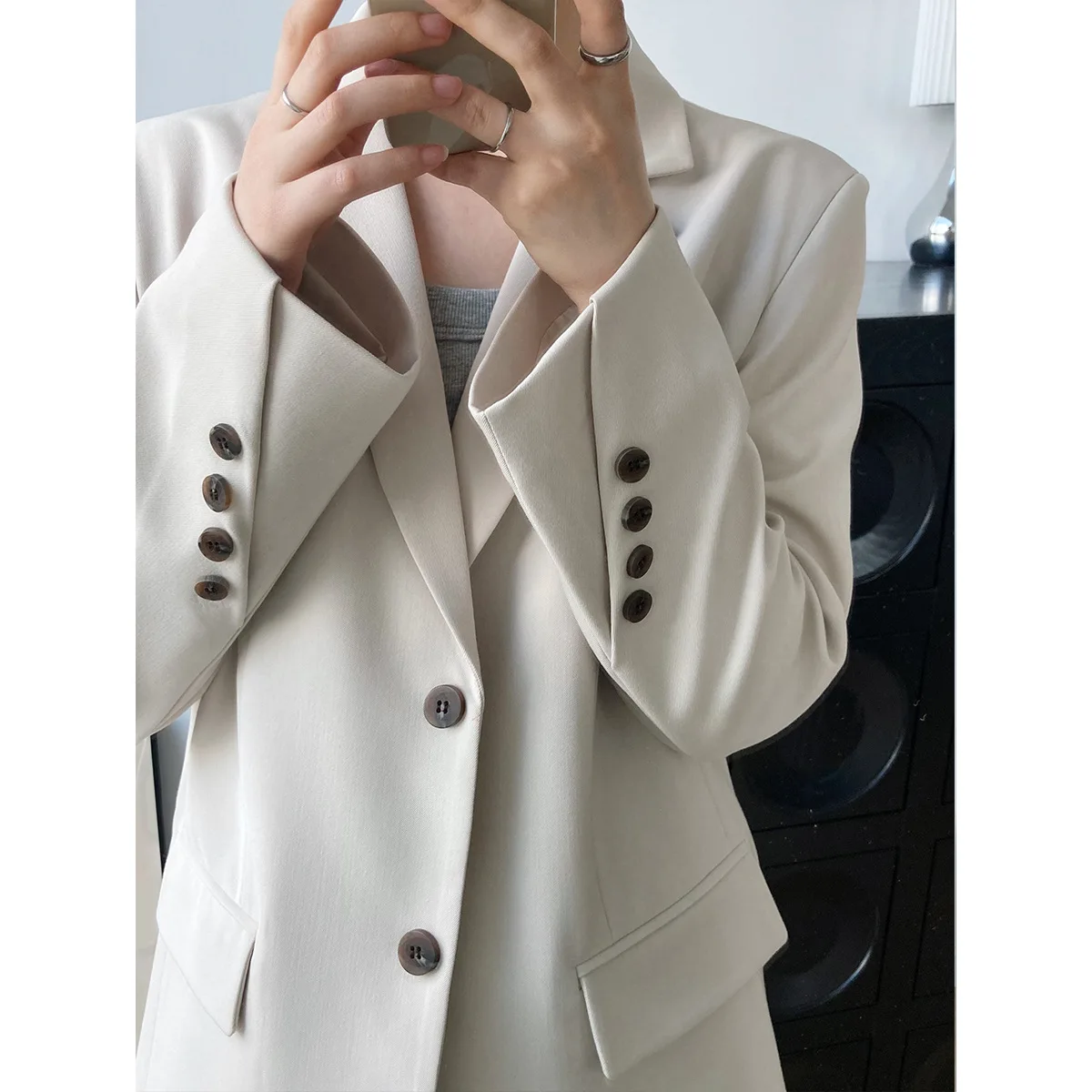 Blazers Women Elegant Office Fashion Slim Long Sleeve Outerwear Female Street Wear Coat Spring Autumn Fashion Blazer 2021
Blazers Women Elegant Office Fashion Slim Long Sleeve Outerwear Female Street Wear Coat Spring Autumn Fashion Blazer 2021