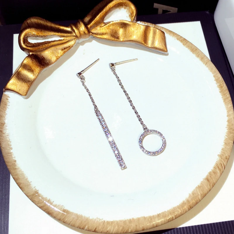 New Arrive Fashion Korean Asymmetry Circle Women Earring Bling Temperament CZ Drop Earring Bridal Wedding Jewelry Pendant
New Arrive Fashion Korean Asymmetry Circle Women Earring Bling Temperament CZ Drop Earring Bridal Wedding Jewelry Pendant