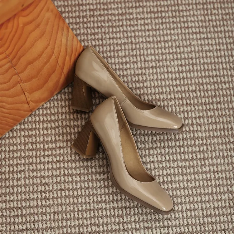 MLJUESE 2021 Women Pumps Soft Cow leather Autumn Spring Vintage Style Black Color Square toe Slip on high heels pumps
MLJUESE 2021 Women Pumps Soft Cow leather Autumn Spring Vintage Style Black Color Square toe Slip on high heels pumps