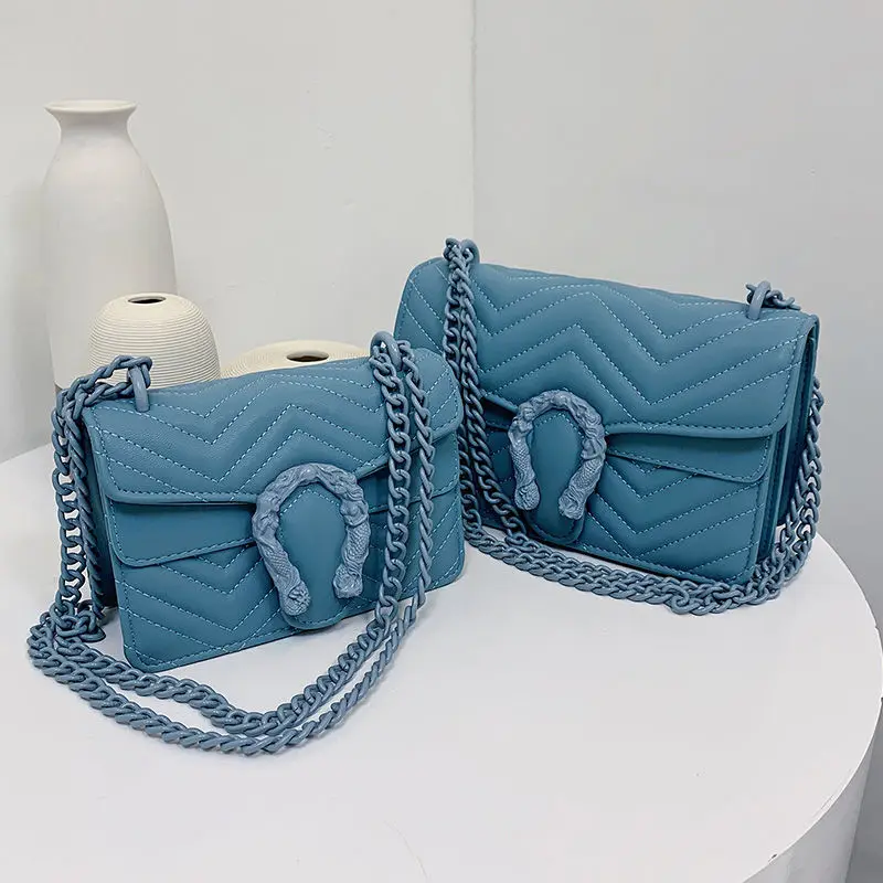2021 New Shoulder Bag Chains Messenger Bag Fashion Girls Casual Handbag Simple Leisure Personality Small Square Women Bag 
2021 New Shoulder Bag Chains Messenger Bag Fashion Girls Casual Handbag Simple Leisure Personality Small Square Women Bag