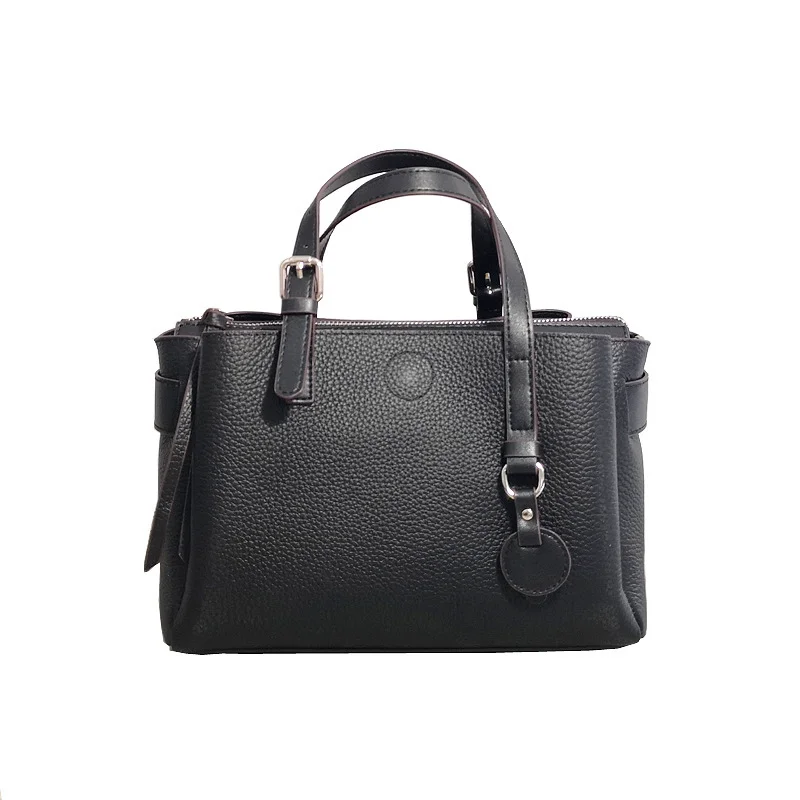 First layer cowhide Hit the color Portable shoulder messenger bag leisure fashion High capacitySimpleSuitable for multiple types
First layer cowhide Hit the color Portable shoulder messenger bag leisure fashion High capacitySimpleSuitable for multiple types