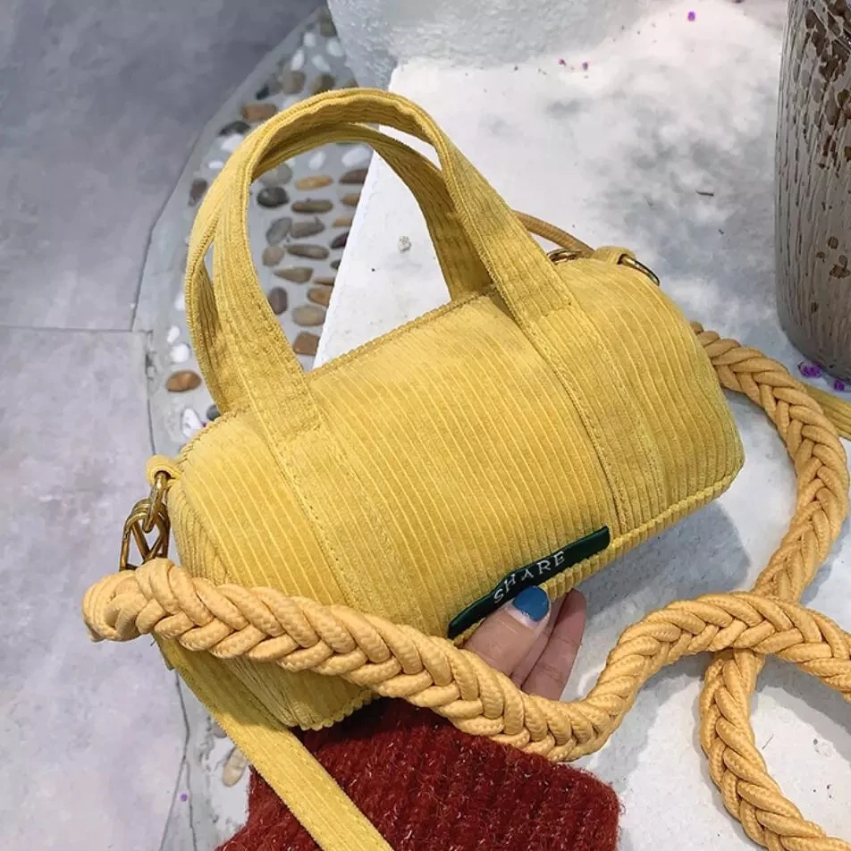Simple Style Corduroy Crossbody Bags For Women 2020 Trend Branded Shoulder Handbags and Purse Female Simple Bag 6 colour hot
Simple Style Corduroy Crossbody Bags For Women 2020 Trend Branded Shoulder Handbags and Purse Female Simple Bag 6 colour hot