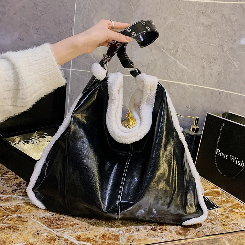 VeryMe Winter Tote Bags For Women PU Leather Large Ladies Shoulder Bag Plush Large Totes Handbags Female Soft Sac De Luxe Femme
VeryMe Winter Tote Bags For Women PU Leather Large Ladies Shoulder Bag Plush Large Totes Handbags Female Soft Sac De Luxe Femme