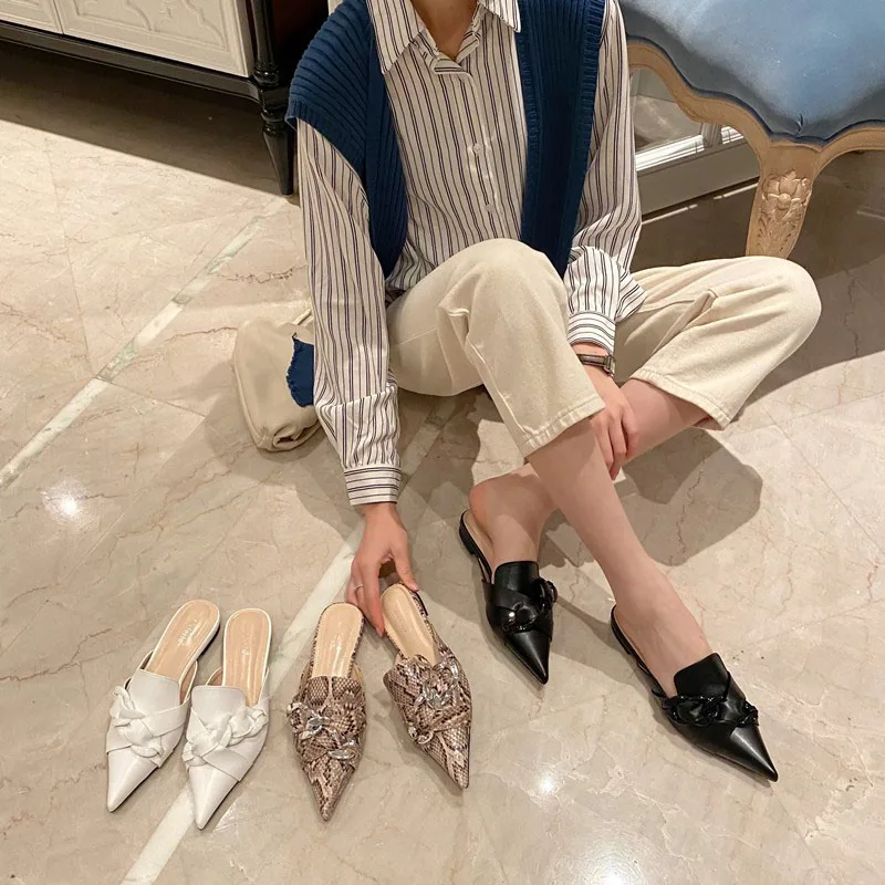 2021 New Women Slippers Fashion Mules Slippers Shoes For Woman Flat Heel Slides Pointed Toe Ladies Causal Female Slip On Shoes
2021 New Women Slippers Fashion Mules Slippers Shoes For Woman Flat Heel Slides Pointed Toe Ladies Causal Female Slip On Shoes