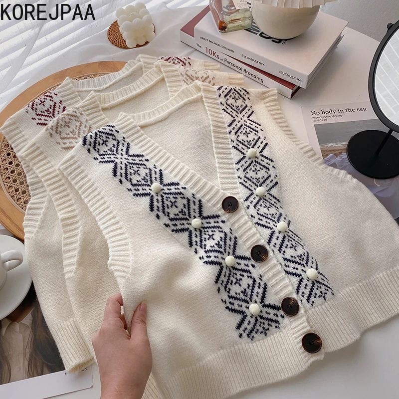 Korejpaa Vintage Hit Color Knitted Vest Women Autumn Casual Korea Fashion V-neck Single Breasted Sleeveless Sweater Vests
Korejpaa Vintage Hit Color Knitted Vest Women Autumn Casual Korea Fashion V-neck Single Breasted Sleeveless Sweater Vests