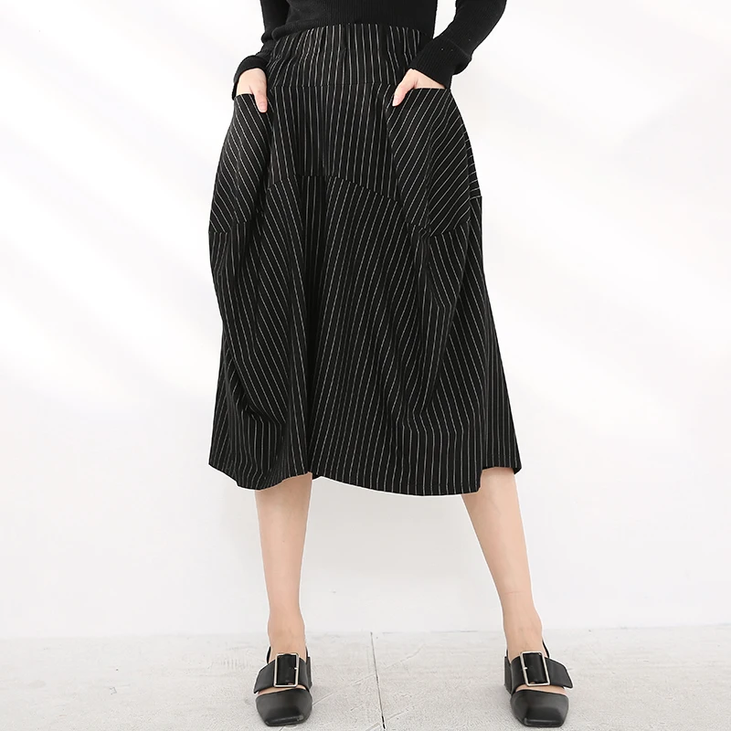 Elastic Waist High Black Striped Wide Leg Trousers New Loose Fit Pants Women Fashion Tide Spring Autumn 2021 JH99901
Elastic Waist High Black Striped Wide Leg Trousers New Loose Fit Pants Women Fashion Tide Spring Autumn 2021 JH99901