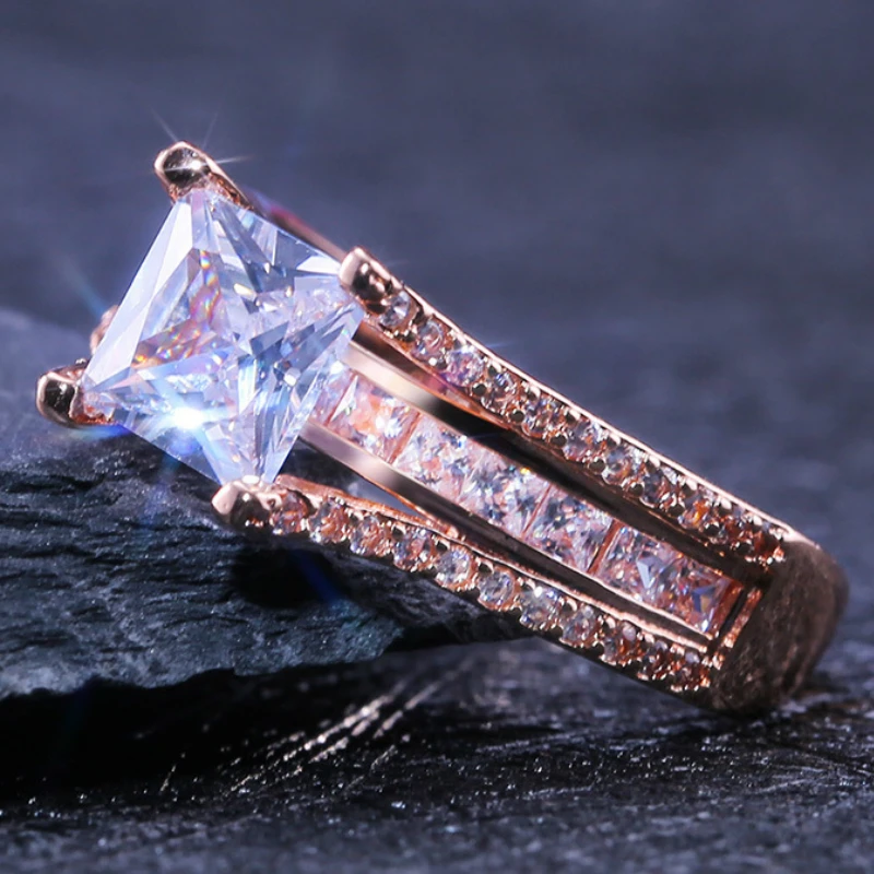 Visisap Rose Gold Color Big Stone Inlaid Wedding Rings for Women Luxury Vintage Ladies Ring Fashion Jewelry Dropshipping B2804
Visisap Rose Gold Color Big Stone Inlaid Wedding Rings for Women Luxury Vintage Ladies Ring Fashion Jewelry Dropshipping B2804