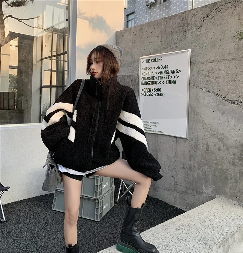 2020 New Autumn Winter Women Cashmere Splicing Jacket Thick Warm Korea style Short Jacket Cotton Basic Coat Female Outerwear
2020 New Autumn Winter Women Cashmere Splicing Jacket Thick Warm Korea style Short Jacket Cotton Basic Coat Female Outerwear