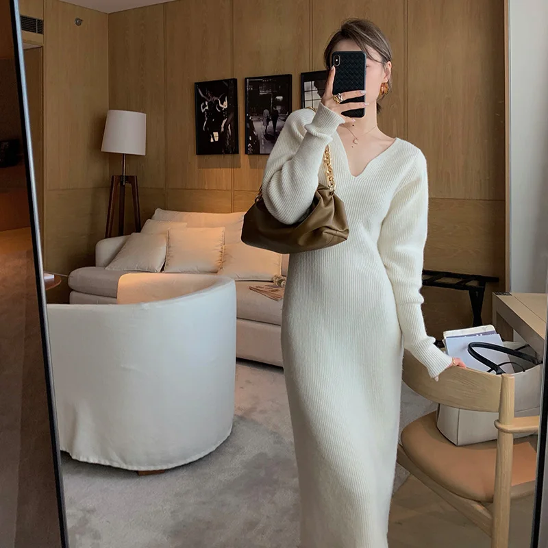 Winter Long Knitting Dress Women V-Neck Designer Long Sleeve Bodycon Dress Korean Office Lady High Waist Slim Vintage Dress 2021
Winter Long Knitting Dress Women V-Neck Designer Long Sleeve Bodycon Dress Korean Office Lady High Waist Slim Vintage Dress 2021
