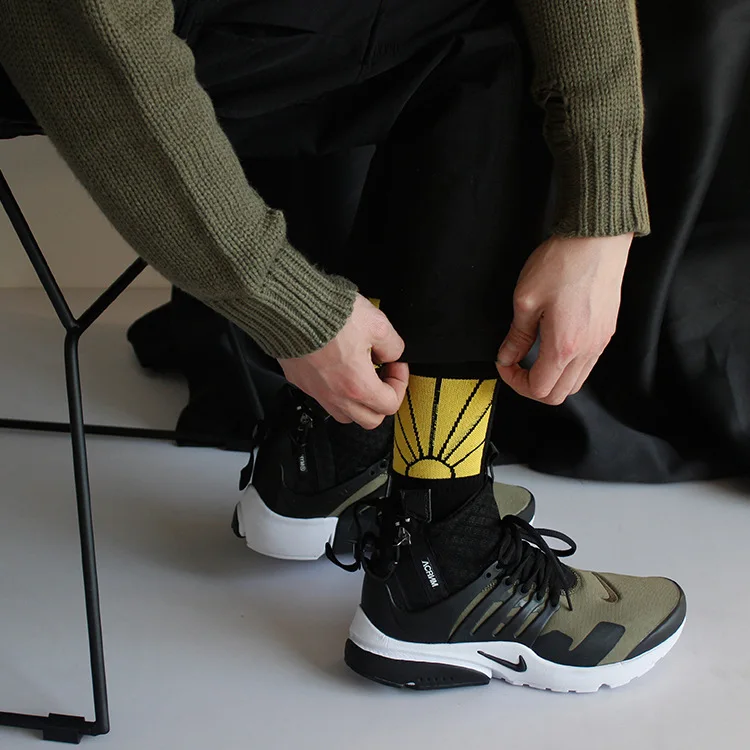 South Korea Ulzzang Harajuku Men's and Women's Socks Fashion High Tube Stockings Cotton Sports Korean Version of the Sun Flag
South Korea Ulzzang Harajuku Men's and Women's Socks Fashion High Tube Stockings Cotton Sports Korean Version of the Sun Flag