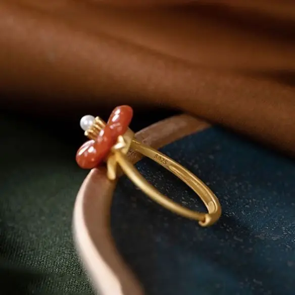 Original S925 Sterling Silver Vintage Plum Blossom Natural South Red Agate S925 Sterling Silver South Red Lady Opening Ring Ring
Original S925 Sterling Silver Vintage Plum Blossom Natural South Red Agate S925 Sterling Silver South Red Lady Opening Ring Ring