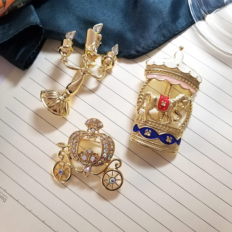 Fairy Tale Brooches Carousel Candlelight Pumpkin Corsage Lapel Pin Scarf Bag Clothes Classic Jewelry Gift For Child Girl Friend
Fairy Tale Brooches Carousel Candlelight Pumpkin Corsage Lapel Pin Scarf Bag Clothes Classic Jewelry Gift For Child Girl Friend
