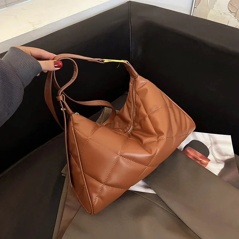 Winter Soft Cotton Shoulder Bag for Women Designer Underarm Bags Fashion Shopping Handbag Purse Casual Female Crossbody Bag
Winter Soft Cotton Shoulder Bag for Women Designer Underarm Bags Fashion Shopping Handbag Purse Casual Female Crossbody Bag