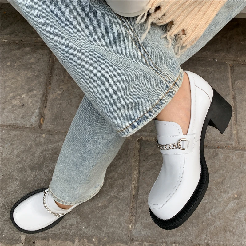 VERCONAS Retro Concise Women Newest Pumps Spring Casual Shoes Woman New Metal Chain Round Toe High Heels Pumps Genuine Leather
VERCONAS Retro Concise Women Newest Pumps Spring Casual Shoes Woman New Metal Chain Round Toe High Heels Pumps Genuine Leather