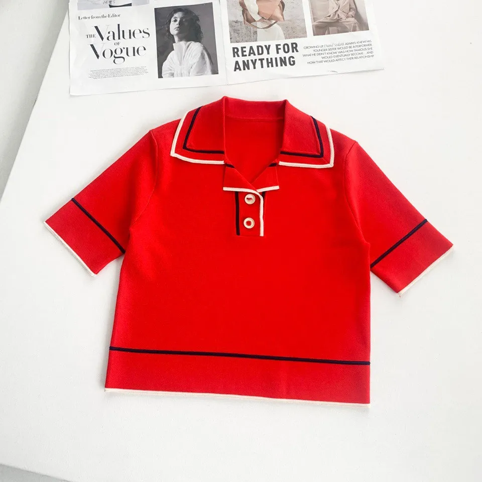 Женская новая красная серия вязаных топ с отворотом легко сочетается с белым цветом
Женская новая красная серия вязаных топ с отворотом легко сочетается с белым цветом