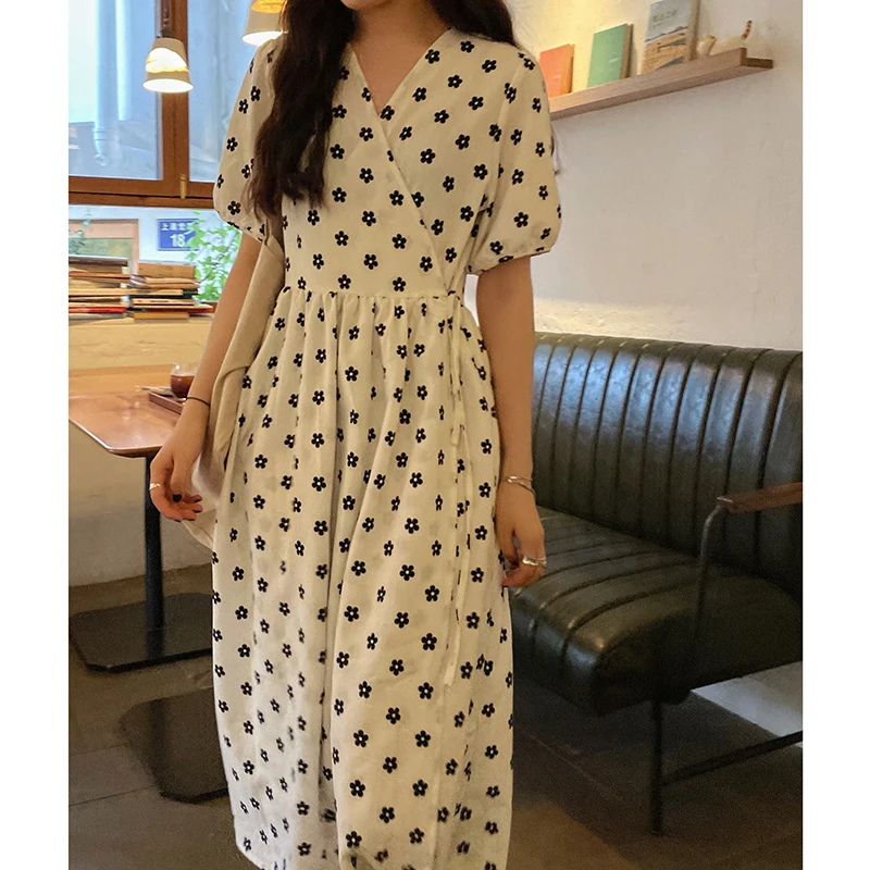 Women Fashion Daisy Floral Printed V-neck Dress Bandage Wrapped Casual Party Summer Short Sleeve Loose Clothes
Women Fashion Daisy Floral Printed V-neck Dress Bandage Wrapped Casual Party Summer Short Sleeve Loose Clothes