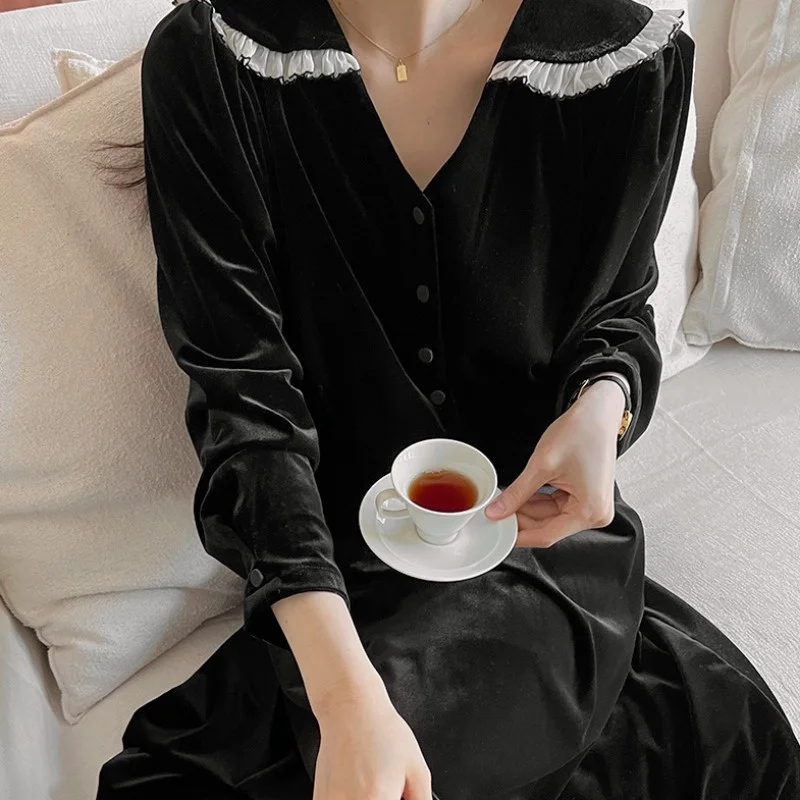 Korean Chic Spring Dress Fashion Age Reducing Lace Doll Collar Velvet Button Medium Length Waist Closing Long Sleeve Women
Korean Chic Spring Dress Fashion Age Reducing Lace Doll Collar Velvet Button Medium Length Waist Closing Long Sleeve Women