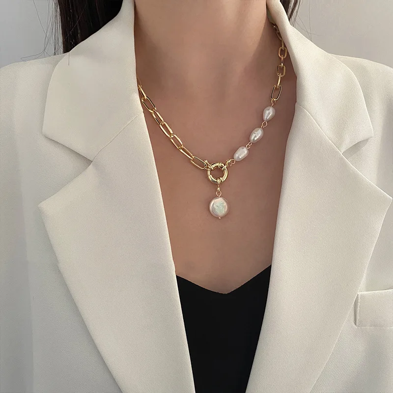KISSWIFE Vintage Gold Color Chain Baroque Pearl Pendant Necklace For Women Irregular Imitation Pearls Necklace Fashion Jewelry
KISSWIFE Vintage Gold Color Chain Baroque Pearl Pendant Necklace For Women Irregular Imitation Pearls Necklace Fashion Jewelry