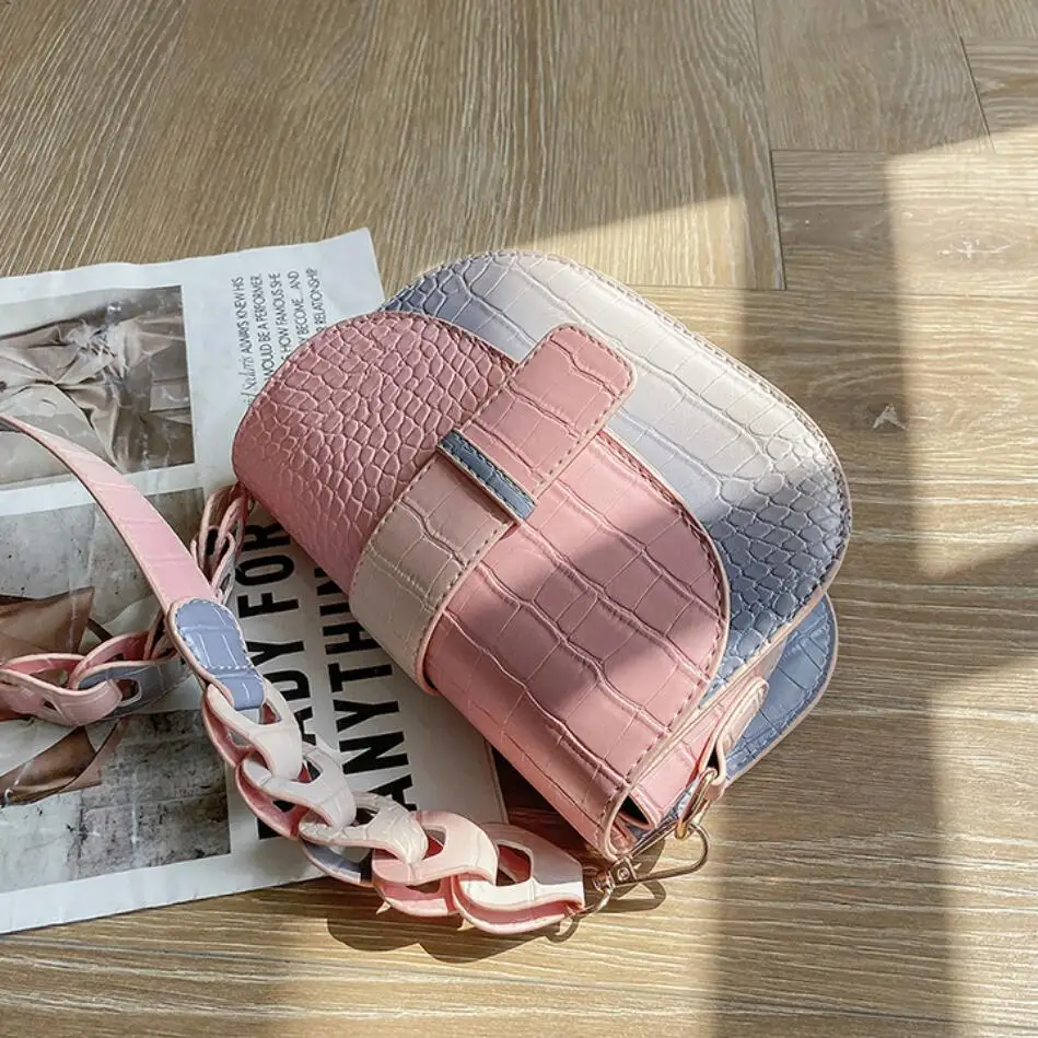 Crocodile pattern Saddle bag Underarm bag 2021 New Quality PU Leather Women's Designer Handbag Gradient Shoulder Messenger Bag
Crocodile pattern Saddle bag Underarm bag 2021 New Quality PU Leather Women's Designer Handbag Gradient Shoulder Messenger Bag