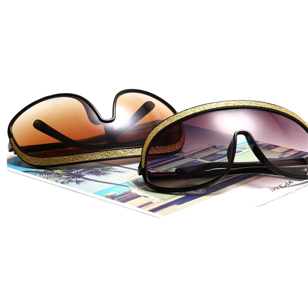 Роскошные брендовые пластиковые цельнокроеные ретро фото мужские и женские модные солнцезащитные очки с защитой от УФ-лучей солнцезащитны... 
Роскошные брендовые пластиковые цельнокроеные ретро фото мужские и женские модные солнцезащитные очки с защитой от УФ-лучей солнцезащитны...