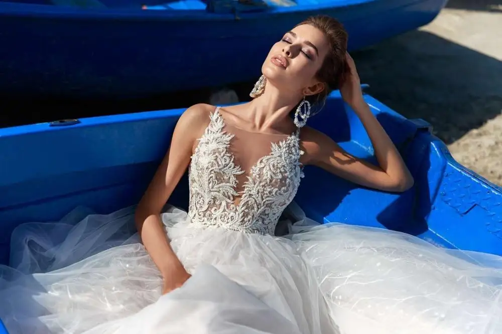 A-Line Soft Tulle & Lace Simple Wedding Dress Lace Appliques Floor Length Bridal Dress
A-Line Soft Tulle & Lace Simple Wedding Dress Lace Appliques Floor Length Bridal Dress