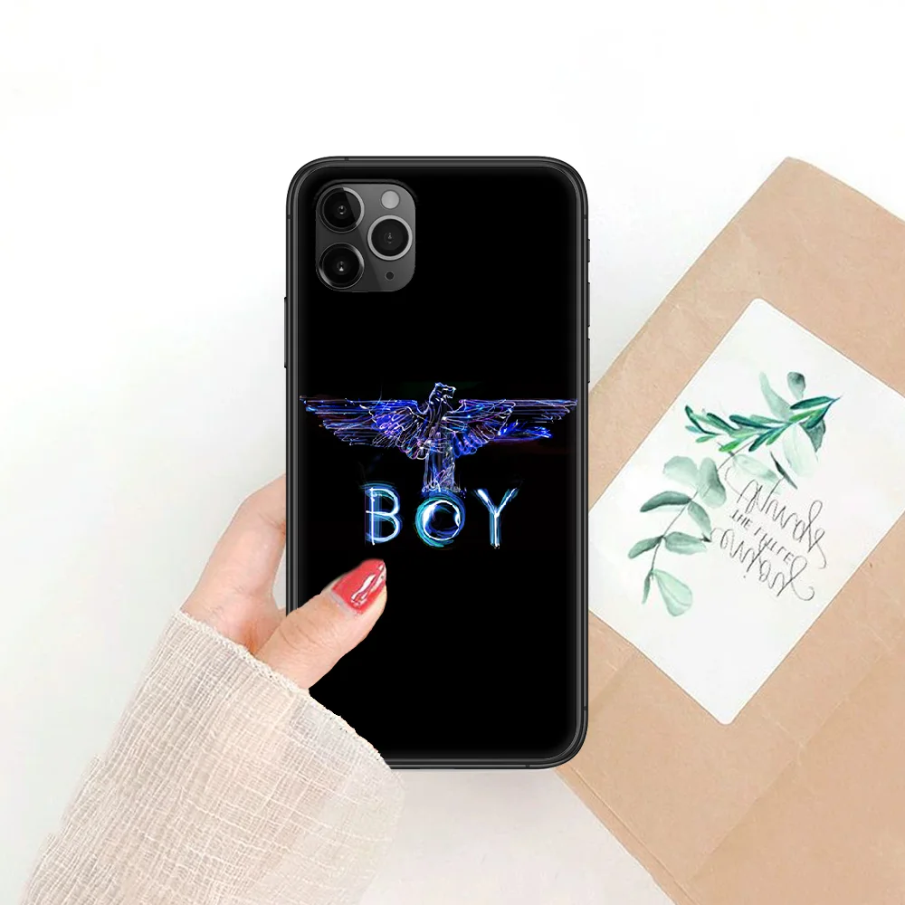 London Fashion Boys Brand Phone Case Cover Hull For iphone 5 5s se 2 6 6s 7 8 12 mini plus X XS XR 11 PRO MAX black soft hoesjes
London Fashion Boys Brand Phone Case Cover Hull For iphone 5 5s se 2 6 6s 7 8 12 mini plus X XS XR 11 PRO MAX black soft hoesjes