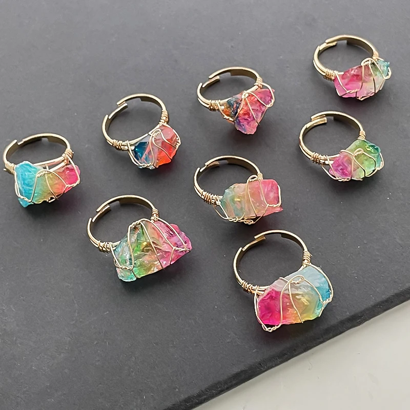 Кольцо с натуральным окрашенным кристаллом для женщин, красочное кольцо с золотой проволокой, свадебные украшения в стиле бохо вечерние по...
Кольцо с натуральным окрашенным кристаллом для женщин, красочное кольцо с золотой проволокой, свадебные украшения в стиле бохо вечерние по...