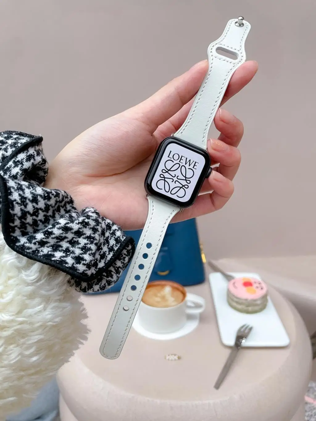 Slim strap For Apple watch band 40mm 44mm iWatch 38mm 42mm 44 mm Genuine Leather watchband bracelet Apple watch 6 5 4 7 se band
Slim strap For Apple watch band 40mm 44mm iWatch 38mm 42mm 44 mm Genuine Leather watchband bracelet Apple watch 6 5 4 7 se band