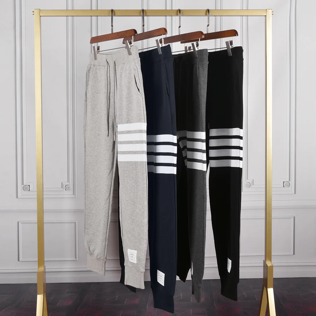 2021 Fashion TB Brand Sweatpants Men Spring Pure Cotton Casual Sports Trousers Tracksuit Bottoms Mens Jogger Track Pants
2021 Fashion TB Brand Sweatpants Men Spring Pure Cotton Casual Sports Trousers Tracksuit Bottoms Mens Jogger Track Pants