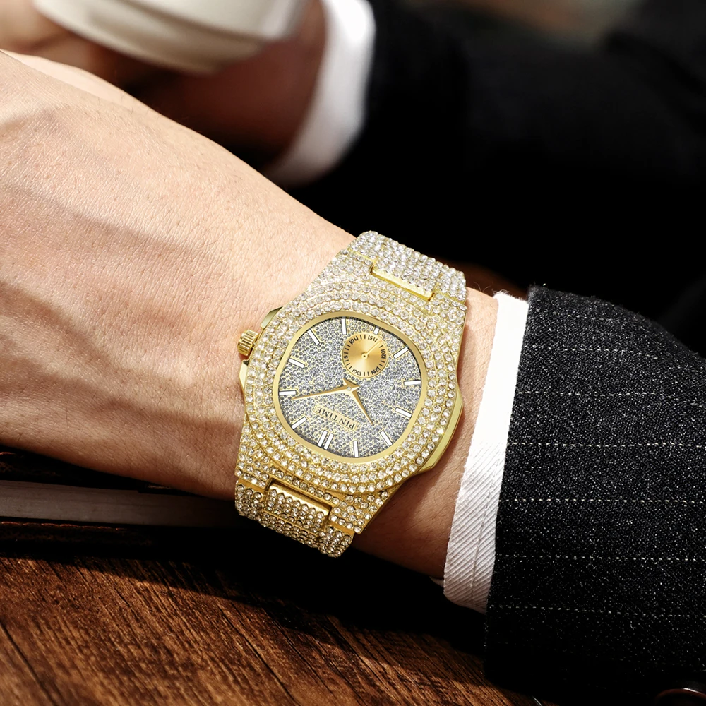 New Creative Bling Iced Out Watch Men Crystal Diamond Watches Top Brand Luxury Steel Clock Reloj Hombre Relogio Masculino Montre
New Creative Bling Iced Out Watch Men Crystal Diamond Watches Top Brand Luxury Steel Clock Reloj Hombre Relogio Masculino Montre