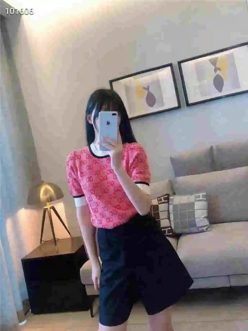 The spring and autumn period and the 2020 men and women knitting cardigan han edition with a new college wind lovers loose women
The spring and autumn period and the 2020 men and women knitting cardigan han edition with a new college wind lovers loose women