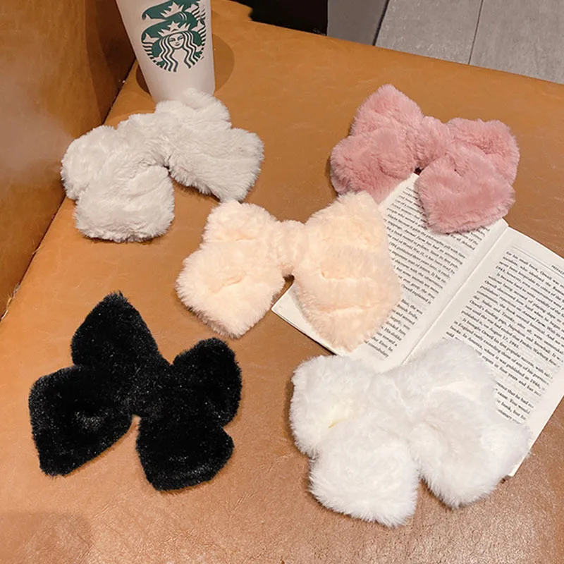 Fashion Plush Big Bow Hairpin Girl Hair Clip Sweet Elegant Pink White Hairgrip High Quatity Solid Color Hairwear Ornament New
Fashion Plush Big Bow Hairpin Girl Hair Clip Sweet Elegant Pink White Hairgrip High Quatity Solid Color Hairwear Ornament New