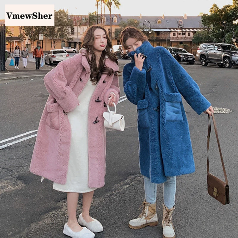 VmewSher New Elegant Women Faux Fur Coat Long Winter Warm Horn Buttons Cashmere Jacket Pockets Chic Plush Loose Overcoat Outwear
VmewSher New Elegant Women Faux Fur Coat Long Winter Warm Horn Buttons Cashmere Jacket Pockets Chic Plush Loose Overcoat Outwear