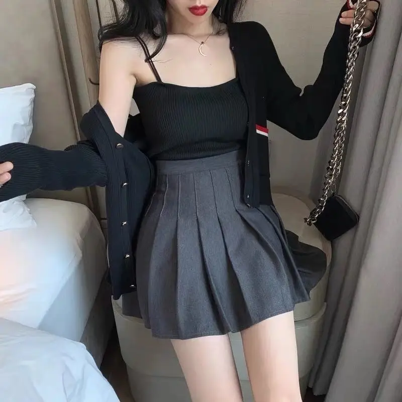 Pleated Skirt Female Spring and Autumn Fashion Temperament High Waist Was Thin Solid Color A-line Short Skirt Summer
Pleated Skirt Female Spring and Autumn Fashion Temperament High Waist Was Thin Solid Color A-line Short Skirt Summer
