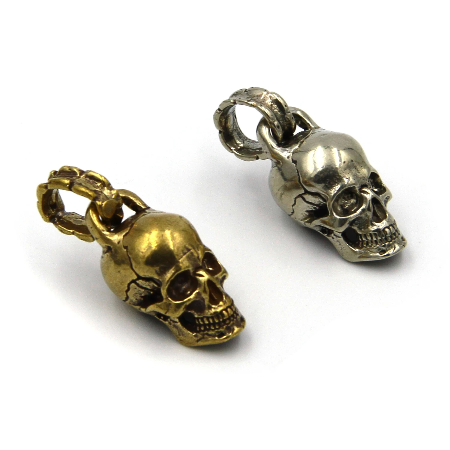 Медное 2022 винтажное ожерелье с простым кулоном в стиле хип-хоп в западном стиле, подвески в виде черепа из чистой латуни, кольцо с черепом, подвеска
Медное 2022 винтажное ожерелье с простым кулоном в стиле хип-хоп в западном стиле, подвески в виде черепа из чистой латуни, кольцо с черепом, подвеска