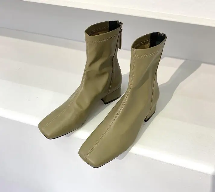 Женские ботинки, осенние ботинки, женские ботинки, женская обувь на низком каблуке, роскошная дизайнерская обувь до середины икры с круглым ...
Женские ботинки, осенние ботинки, женские ботинки, женская обувь на низком каблуке, роскошная дизайнерская обувь до середины икры с круглым ...