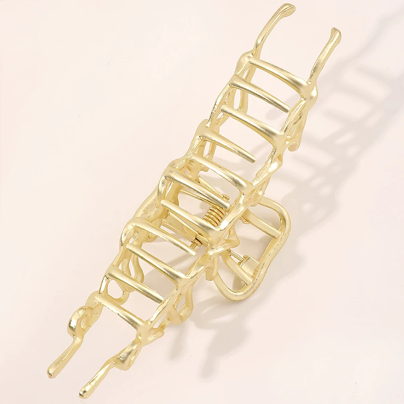 New fashion personality metal hair claw geometric simple temperament niche catch clip headdress hair accessories womenSY161
New fashion personality metal hair claw geometric simple temperament niche catch clip headdress hair accessories womenSY161
