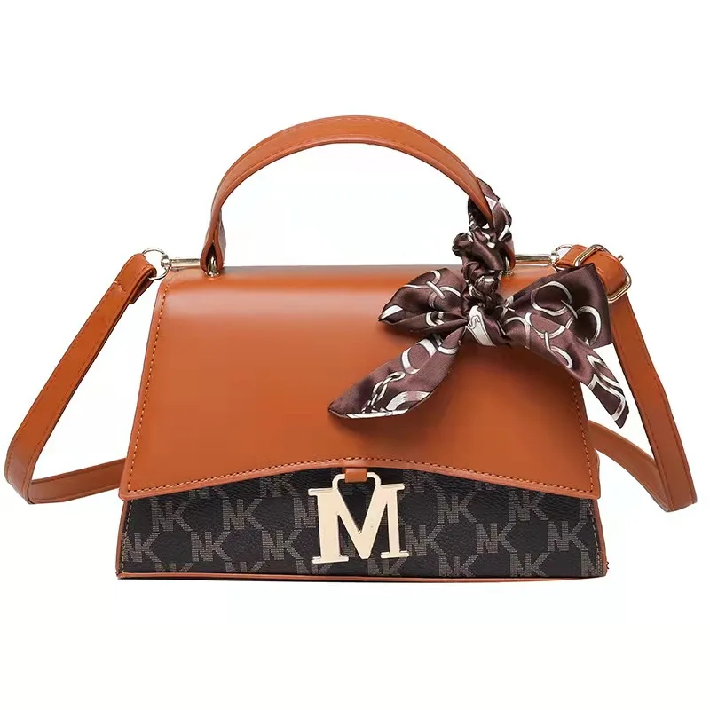 Fashion printed female bag 2021 new portable small square bag single shoulder diagonal bag
Fashion printed female bag 2021 new portable small square bag single shoulder diagonal bag