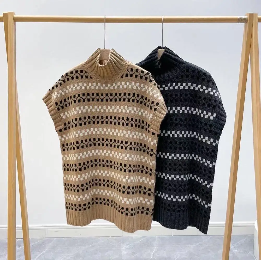 Fyion High Quality Runway Design Sweater Women 2021 Autumn Knitted Vest Striped Femme Sleeveless Sweater
Fyion High Quality Runway Design Sweater Women 2021 Autumn Knitted Vest Striped Femme Sleeveless Sweater