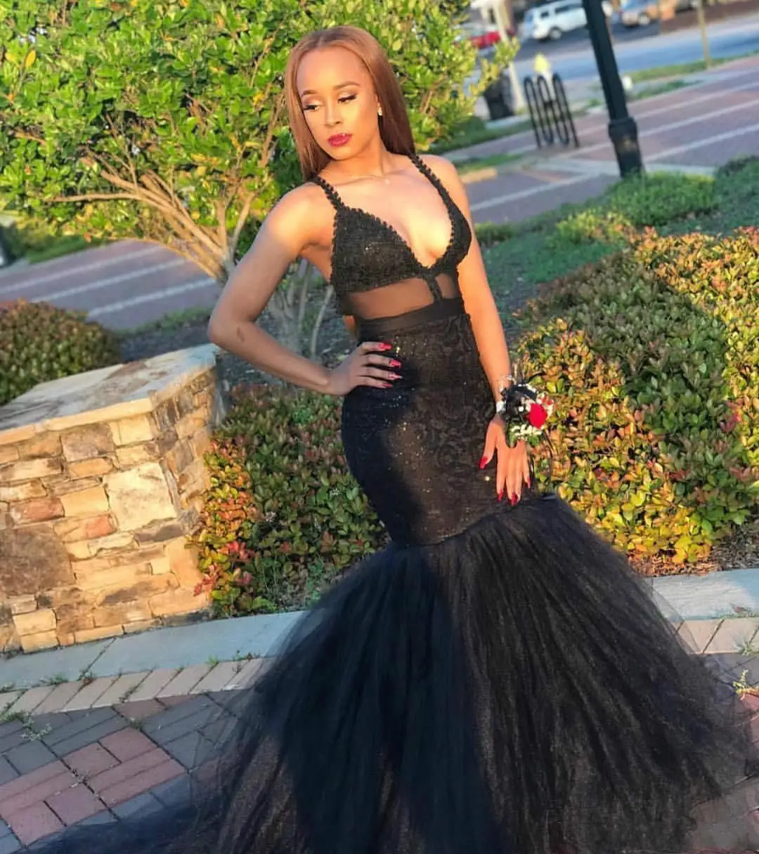 Spaghetti Strap African Girl Black Mermaid Deep V-Neck Wedding Dresses Sleeveless Illsion Lace Appliques Bodice Bridal Dresses
Spaghetti Strap African Girl Black Mermaid Deep V-Neck Wedding Dresses Sleeveless Illsion Lace Appliques Bodice Bridal Dresses