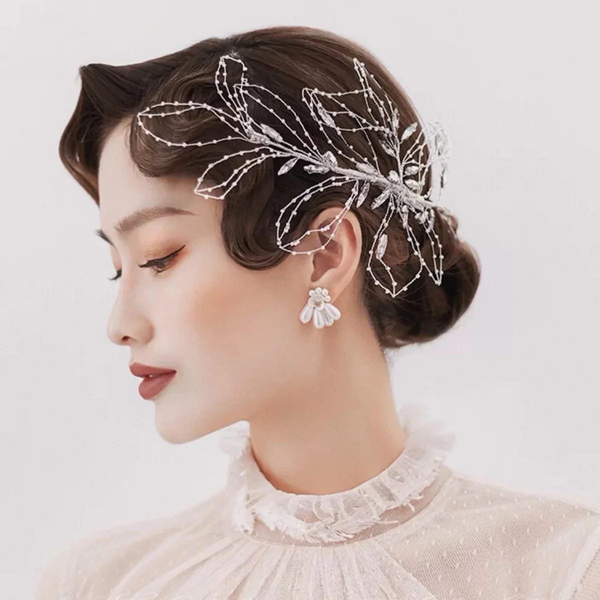 Hollow hair clips Fairy Beautiful Simple Mori Style New Bridal accessoire cheveux Wedding hair accessories for women
Hollow hair clips Fairy Beautiful Simple Mori Style New Bridal accessoire cheveux Wedding hair accessories for women