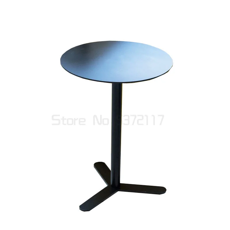 Nordic style simple milk tea shop small round table metal sofa corner modern coffee table
Nordic style simple milk tea shop small round table metal sofa corner modern coffee table