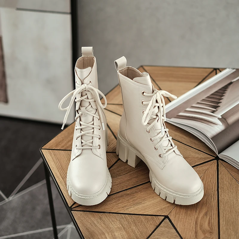 Osunlina Woman's Ankle Boots Round Toe Square Heels Genuine Leather Martin Boots Lace up Work Casual Warm Autumn Winter Shoes
Osunlina Woman's Ankle Boots Round Toe Square Heels Genuine Leather Martin Boots Lace up Work Casual Warm Autumn Winter Shoes
