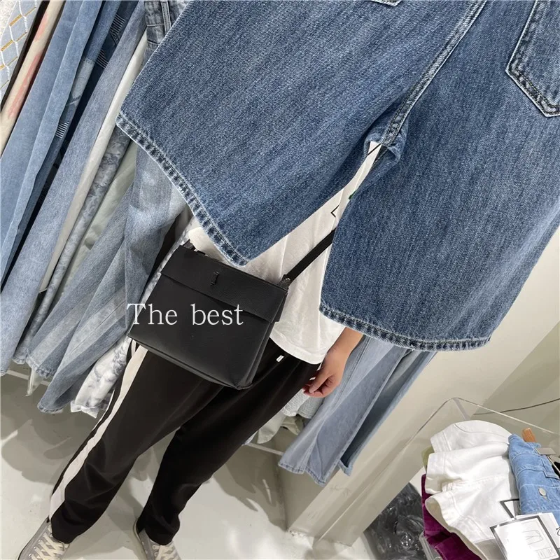 2021 Summer Women Korean Style High Waist Slimming Belt Pocket Denim Pants Fashion Simple Wide Leg Loose Casual Fifth Jeans
2021 Summer Women Korean Style High Waist Slimming Belt Pocket Denim Pants Fashion Simple Wide Leg Loose Casual Fifth Jeans