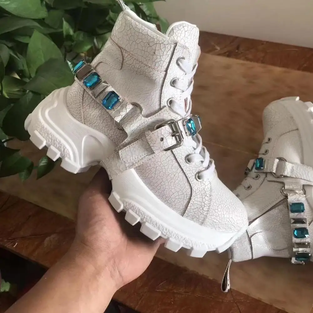 Women Shoes New Sneakers Chaussures Femme Crystal Scarpe Donna Buckle Famale Shoes Chain Zapatos De Mujer Platform Sneakers 2020
Women Shoes New Sneakers Chaussures Femme Crystal Scarpe Donna Buckle Famale Shoes Chain Zapatos De Mujer Platform Sneakers 2020
